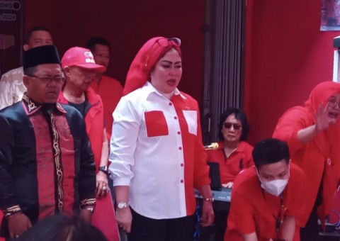 Caleg DPR RI Nadrah Izahari Resmikan Rumah Pemenangan di Bekasi Timur
