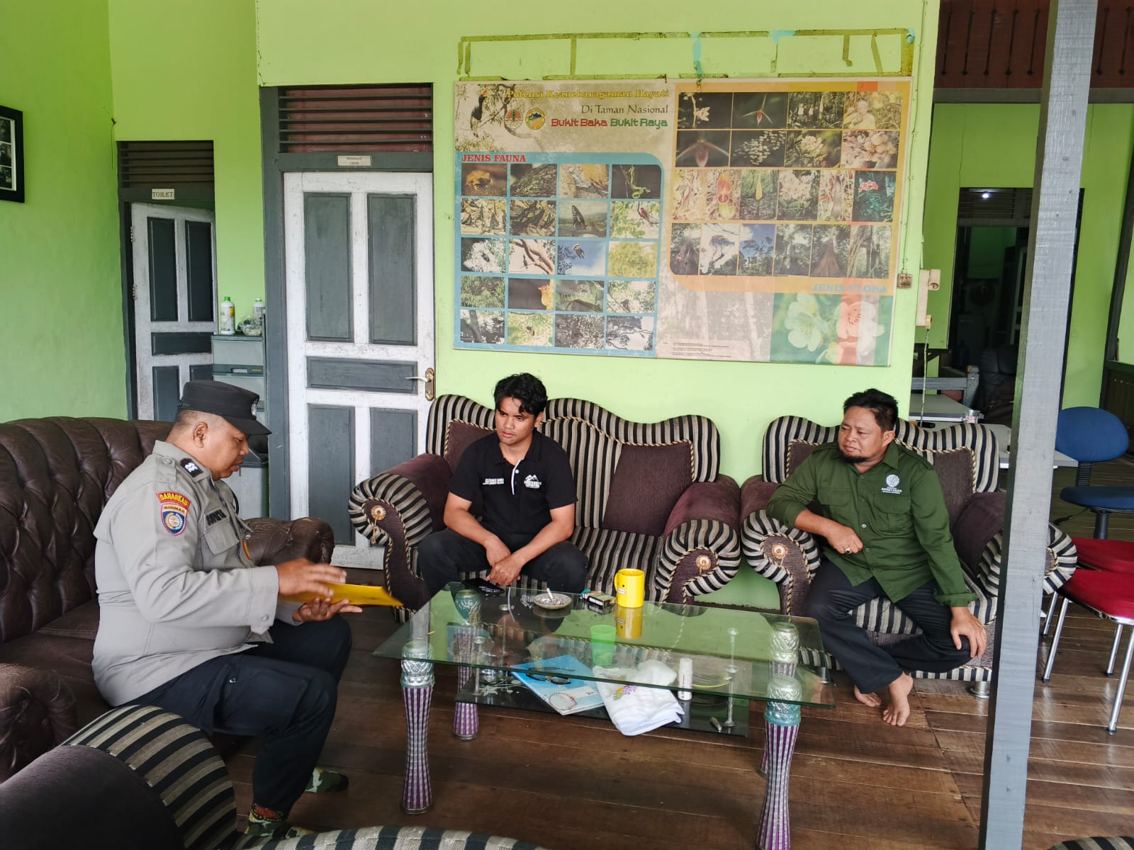 Satbinmas Polres Melawi Laksanakan Binkorwas Polsus di Nanga Pinoh -  mediakota.com