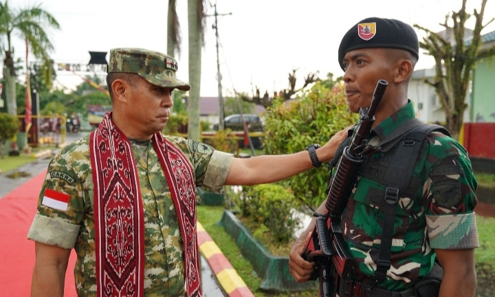 Pangdam XII/Tpr Tinjau Kesiapan Tempur Kompi Kavaleri 12/Macan Dahan Cakti