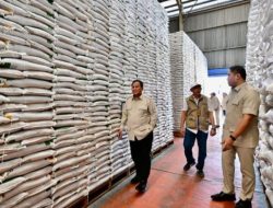 Presiden Prabowo Sidak ke Gudang Bulog Danurejo Magelang, Pastikan Stok Aman