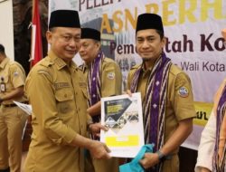 Lepas 73 ASN Pemkot Berhaji, Wako Edi Tekankan Ibadah Khusyu