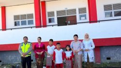 Polwan Satlantas Polres Kapuas Hulu Hadirkan Edukasi Lalulintas Humanis di SDN 01 Putussibau Dalam Rangka Hari Kartini