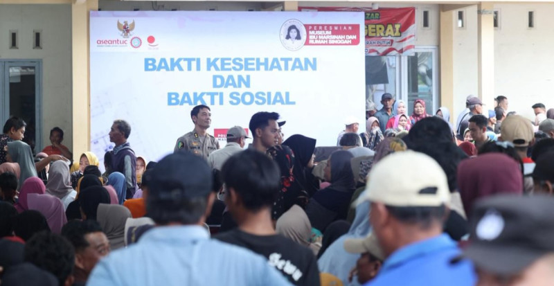 1.781 Warga Nganjuk Terima Pengobatan Gratis dan Sembako dari Polda Jatim