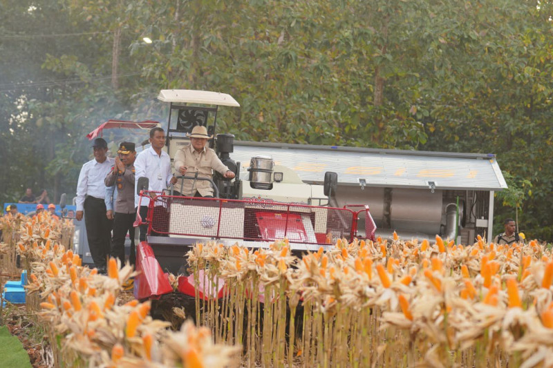 Di Hadapan Petani dan Polri, Prabowo Tegaskan Ketahanan Pangan Jadi Bukti Nyata Pengabdian Polri untuk Rakyat