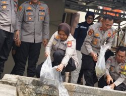 Kapolres Metro Bekasi Tebar 10.000 Benih Lele, Dukung Rantai Pasok SPPG Polri