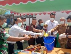 Pemusnahan Barang Bukti Perkara Tindak Pidana Inkracht Tahun 2026 di Kejaksaan Negeri Kapuas Hulu Berjalan Aman dan Lancar
