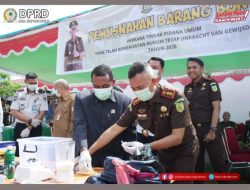 Wakil Ketua DPRD Kapuas Hulu Hadiri Pemusnahan Barang Bukti di Kejaksaan Negeri Kapuas Hulu