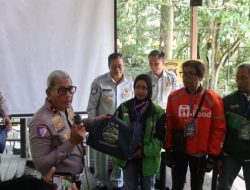 Bangun Sinergitas, Korlantas Polri Gelar Acara “Polantas Menyapa Ojol” di Pontianak