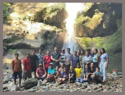 Bupati Kapuas Hulu Tinjau Potensi Wisata Rohani Gurung Sepangin di Desa Tekudak