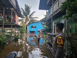 Polsek Menukung Himbau Warga Waspada Banjir