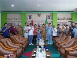 Wako Edi Serahkan Hadiah Bagi Pemenang Pemilihan Pelajar Pelopor Keselamatan Lalu Lintas
