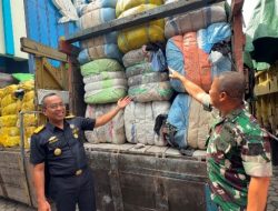Hadiri Konferensi Pers Penyelundupan Pakaian Bekas Ilegal Ballpres, Kasdam XII/Tpr Tegaskan Sinergisitas Jaga Perbatasan Kalbar