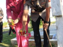 Polresta Pontianak Gelar Ziarah Rombongan di TMP Patria Jaya Sambut HUT Bhayangkara ke-80