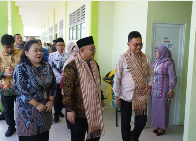 Edi Dampingi Menteri Dikdasmen Resmikan 27 Gedung Sekolah di Pontianak
