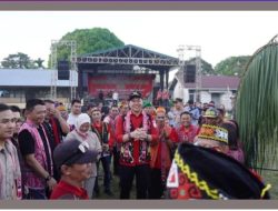 Bupati Kapuas Hulu Resmi Tutup Gawai Entibab Ningkau Kandau Bedangkan Tahun 2026 di Silat Hulu