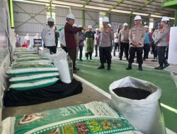 80 Ton Pupuk Batu Bara Disalurkan ke Petani Riau, Kapolri: Wujud Polri Hadir untuk Masyarakat