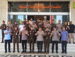 Kajati Kalbar Terima Kunjungan Silaturahmi Kapolda Kalbar Perkuat Sinergi Penegakan Hukum