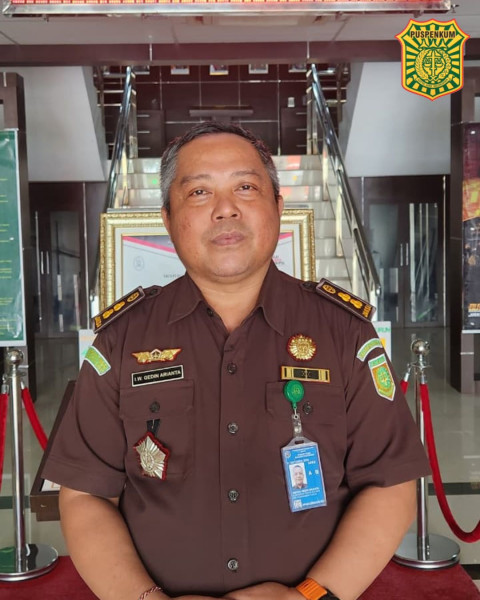Kajati Kalbar Tegaskan Pemeriksaan Internal Dugaan Isu Keterlibatan Pegawai Kejari Sekadau Menangkap Emas Ilegal