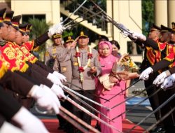 Farewell and Welcome Parade Kapolda Kalbar, Irjen Pol. Alberd Teddy Benhard Sianipar Resmi Lanjutkan Kepemimpinan