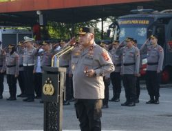 Kapolda Kalbar Pimpin Apel Perdana Tekankan Soliditas Personil dan Siapkan Diri Sebagai Polisi Penolong Masyarakat