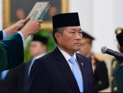 Wamenhan RI Dilantik sebagai Gubernur Universitas Republik Indonesia