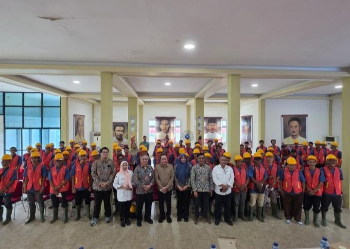 Anggota DPR RI Juliansyah Buka Pembekalan dan Uji Sertifikasi Tenaga Kerja Konstruksi (TKK) Strategis Program Padat Karya di Kota Pontianak