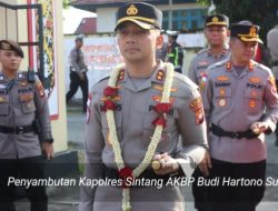 Kapolres Sintang AKBP Budi Hartono Disambut Prosesi Adat Dayak dan Melayu