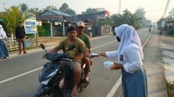 Pemuda Muhammadiyah Kubu Raya Bagikan 5.000 Masker Untuk Lindungi Warga Dari Kabut Asap