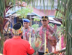 AKBP Askhabul Kahfi, S.I.K. Resmi Disambut dengan Tradisi Adat Dayak dan Melayu Sebagai Kapolres Melawi