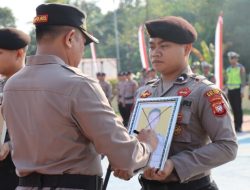 Kapolres Melawi Pimpin Upacara PTDH Tiga Personel, Tegaskan Tidak Ada Toleransi Terhadap Pelanggaran