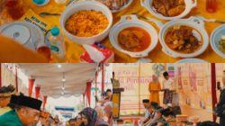 Antara Doa, Ketupat Colet, dan Hangatnya Warga Kote Pontianak di Tradisi Robo’robo