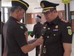Kajati Kalbar Lantik Dan Ambil Sumpah Jabatan Aspema dan Kejari Landak Tekankan Marwah Kejaksaan
