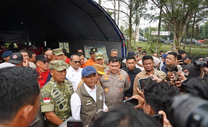Tinjau Penanganan Karhutla Bersama Menhut, Kasdam XII/Tpr: Sinergi Kunci Utama Padamkan Api
