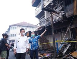 Wali Kota Edi Tinjau Kebakaran Ruko di Jalan Barito