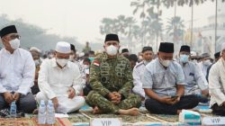 Pangdam XII/Tpr Bersama Ribuan Warga Pontianak Laksanakan Shalat Istisqa Memanjatkan Doa Diturunkan Hujan