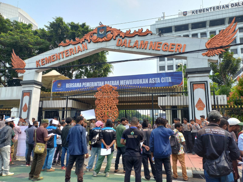 Aksi Demo di Depan Kemendagri, Mahasiswa Tolikara Desak Pemda Segera Realisasikan Dana Pendidikan dan Pemondokan