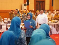 Ketua TP PKK Pontianak Yanieta Kamtono Ajak Pengurus Hadir di Tengah Masyarakat