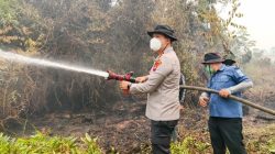 Karhutla di Lintang Batang Nyaris Capai SPBU dan Rumah Warga, Kapolres-Bupati Turun Langsung