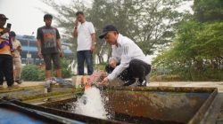 Wako Edi Terus Upayakan Layanan Air Bersih di Tengah Kemarau Panjang Lima Juta Liter Air Tawar Kembali Sampai di Parit Mayor