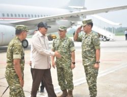 Kodaeral XII Sambut Kedatangan Menhan RI Di Lanud Supadio 