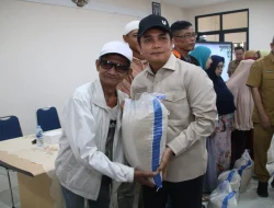 Pemkot Pontianak Salurkan 1.220 Kg Beras Cadangan Pangan Disalurkan Untuk Warga Sungai Jawi Luar