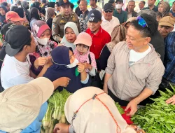 Warga Serbu Sembako dan Sayur Pasar Murah Car Free Day di Pontianak