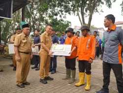Garda Terdepan Menjaga Kebersihan Kota Pontianak,50 Petugas Terima Penghargaan Dari Wali Kota