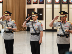 Kapolri Pimpin Sertijab Kakorlantas dan Tiga Kapolda di Mabes Polri
