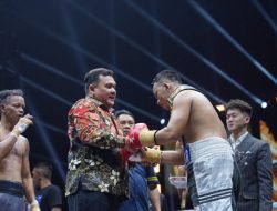 Kapolda Kalbar Serahkan Sabuk Emas dan Saksikan Kemenangan Daud Yordan di Kejuaraan Tinju Internasional ABF 2026