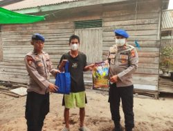 Polisi Penolong Hadir di Tengah Warga, Satpolairud Polres Ketapang Salurkan Bantuan Sembako