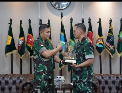 Pangdam XII/Tpr Terima Audiensi Pamitan Danlanud Supadio di Lobby Makodam