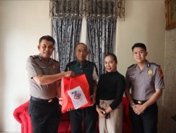 Sambut HUT Humas Polri ke-75, Sihumas Polres Ketapang Salurkan Bansos Untuk Warga Kurang Mampu Dan Anggota Yang Sakit Menahun