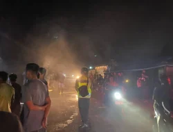 Heboh..! Kebakaran POM Bensin Di Semangut Utara Polsek Bunut Hulu Berjibaku Padamkan Api